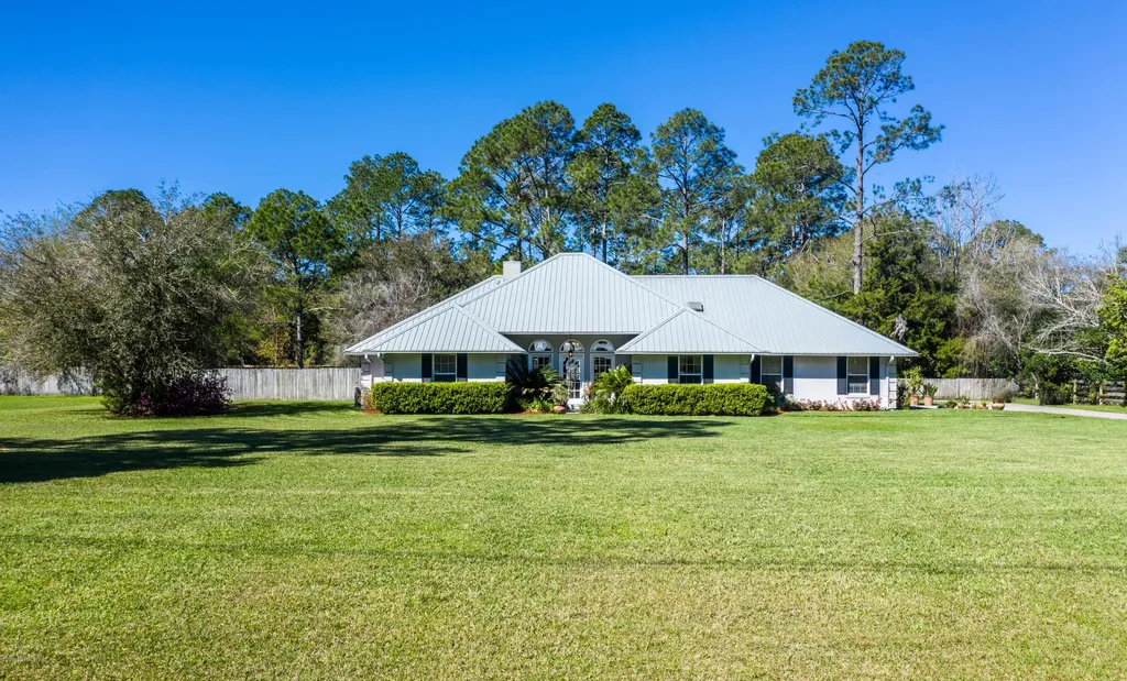 155 Confederate Point Road Palatka FL 32177
