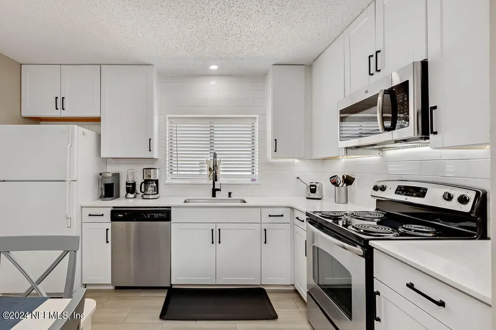 2208 Ocean Drive S Jacksonville Beach FL 32250