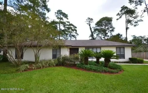2339 The Woods Drive Jacksonville FL 32246