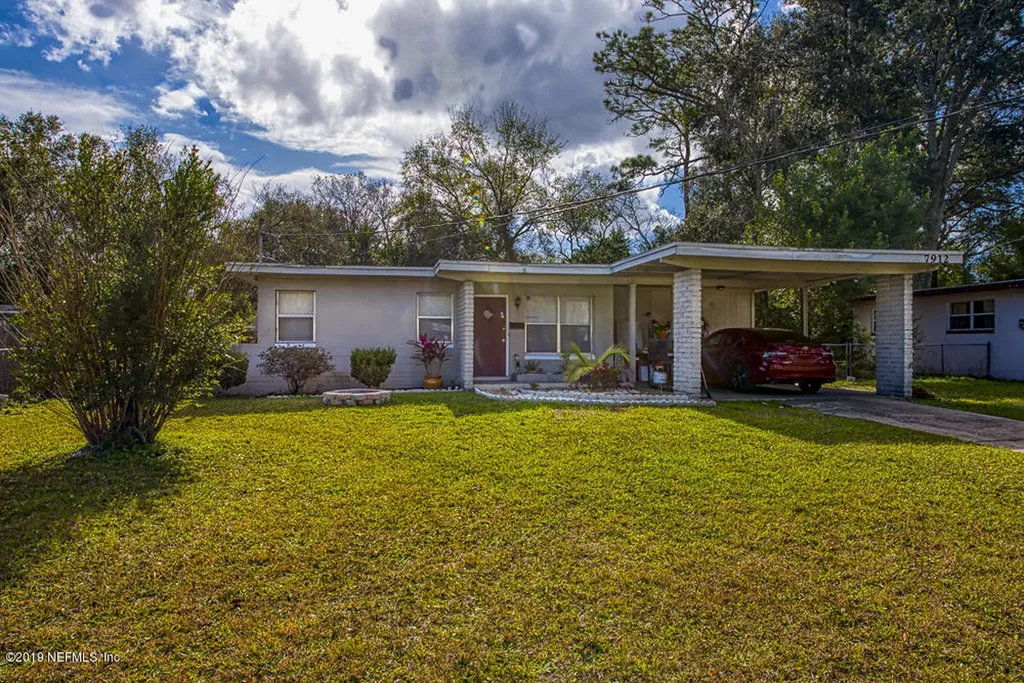 7912 Chateau Drive S Jacksonville FL 32221