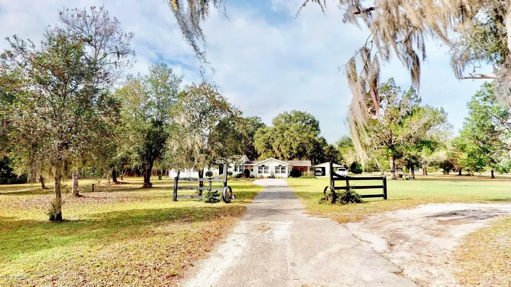 125 Key Road Palatka FL 32177
