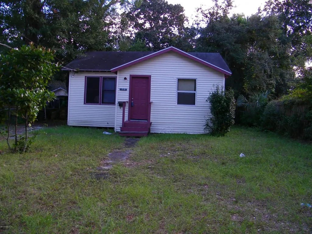 216 E 47th Street Jacksonville FL 32208