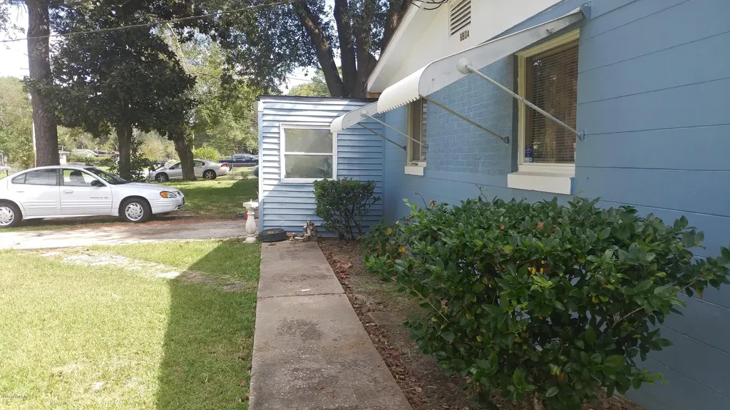 6934 Miss Muffet Lane N Jacksonville FL 32210