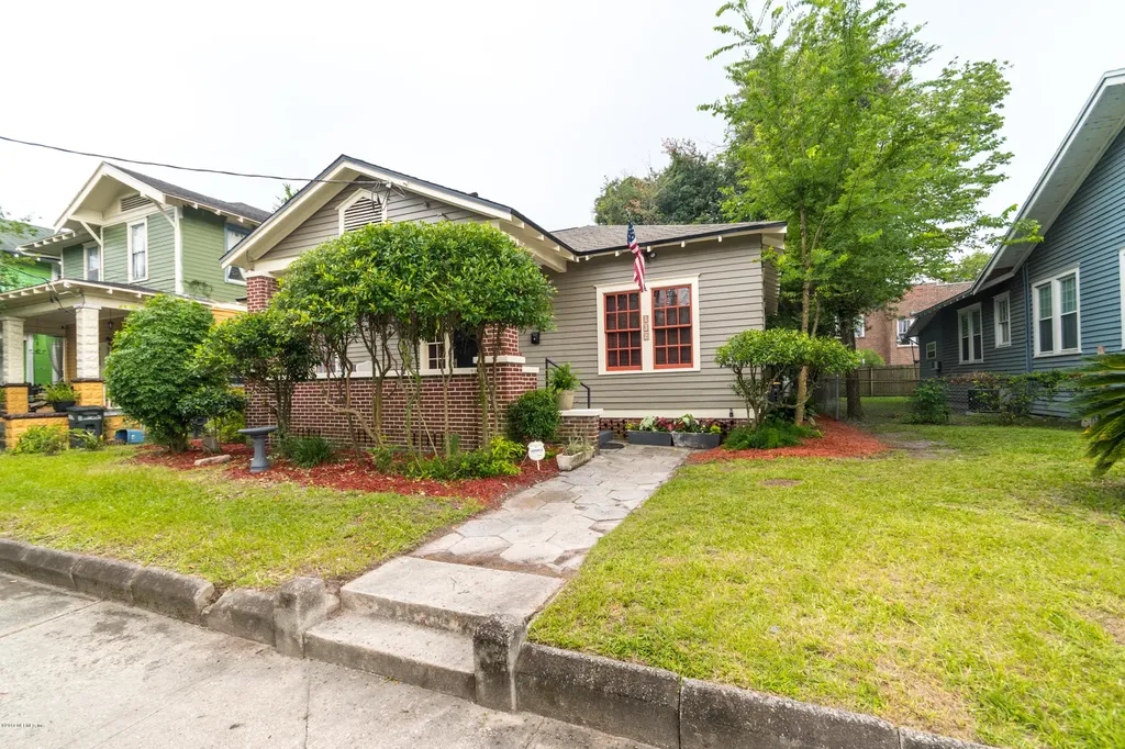132 W 11th Street Jacksonville FL 32206