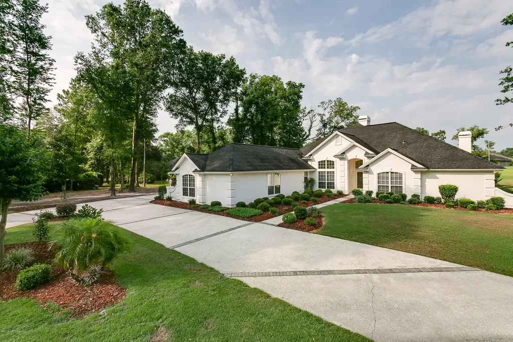 1935 Colonial Drive Green Cove Springs FL 32043