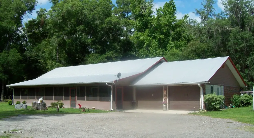 990 Coral Farms Road Florahome FL 32140