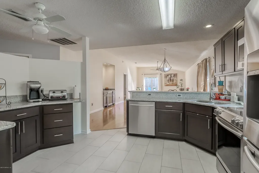 6099 Alpenrose Avenue Jacksonville FL 32256