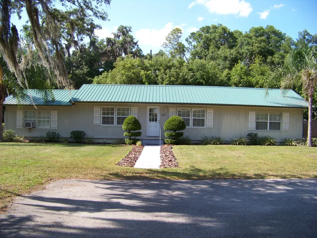 200 Palmetto Street Welaka FL 32193