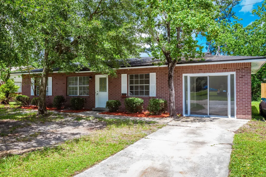 7933 Praver Drive E Jacksonville FL 32217
