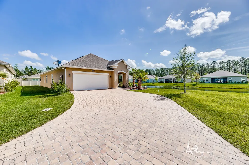 10105 Bedford Lakes Court Jacksonville FL 32222