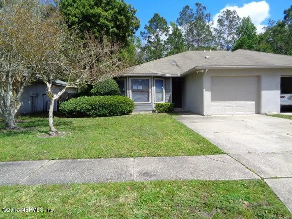 8725 Pinevalley Lane Jacksonville FL 32244