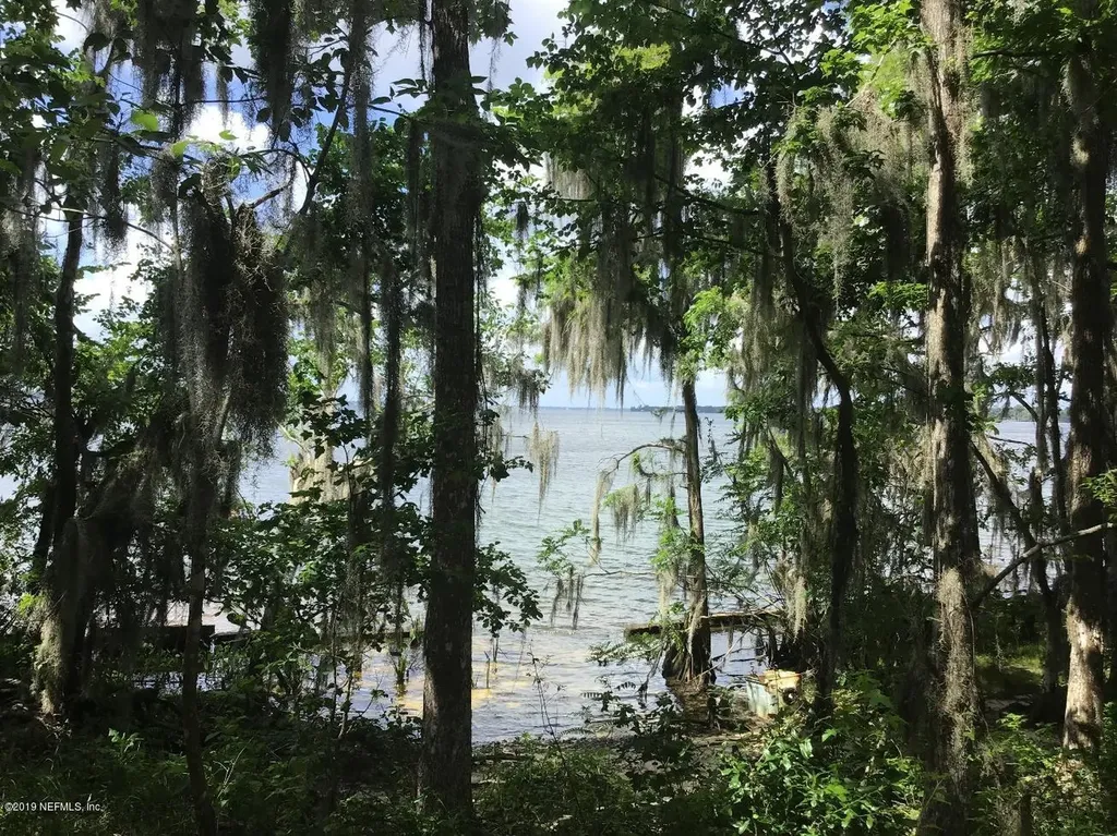 253 Federal Point Road East Palatka FL 32131