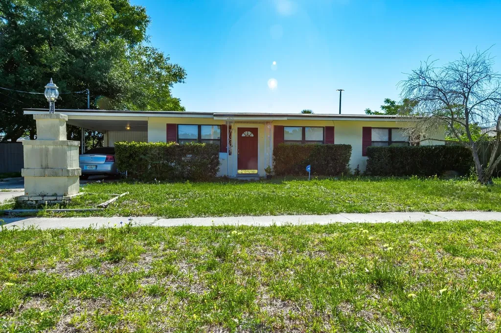 2831 Woodtop Drive Jacksonville FL 32277