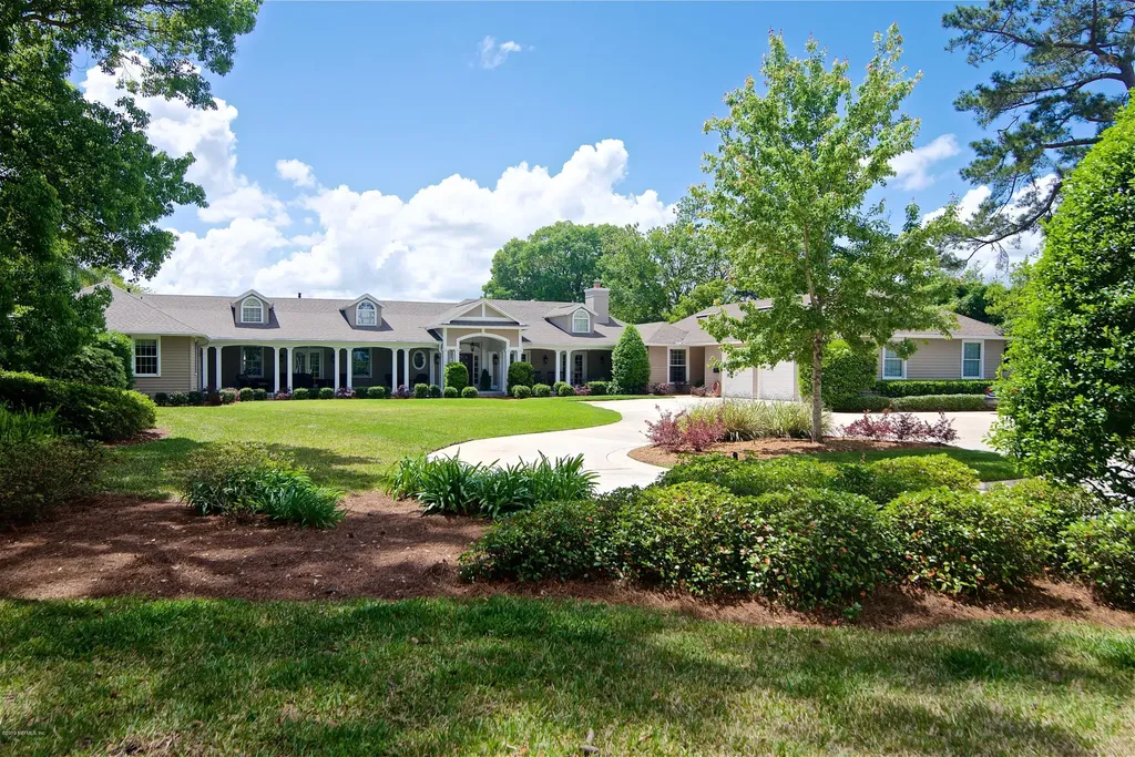 5062 Yacht Club Road Jacksonville FL 32210