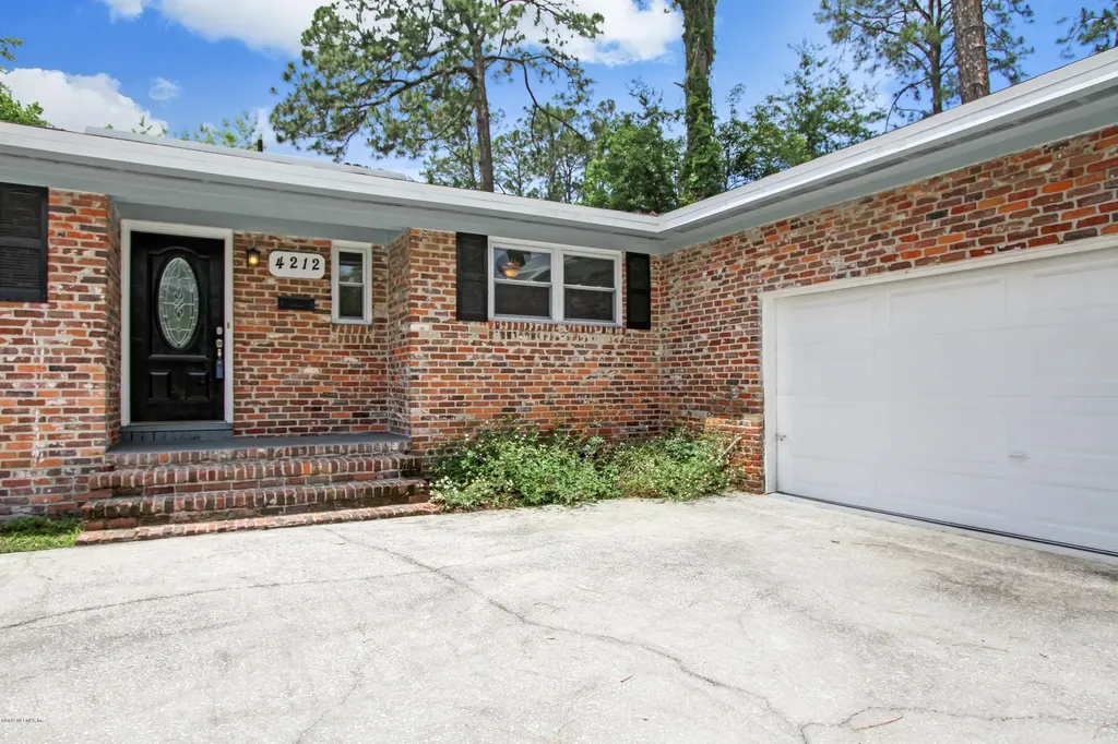 4212 Kings Court Jacksonville FL 32217