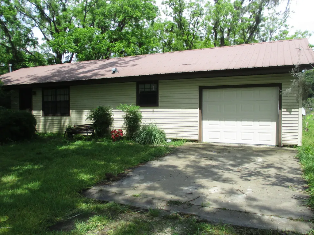 16917 NE Us Highway 301 Waldo FL 32694