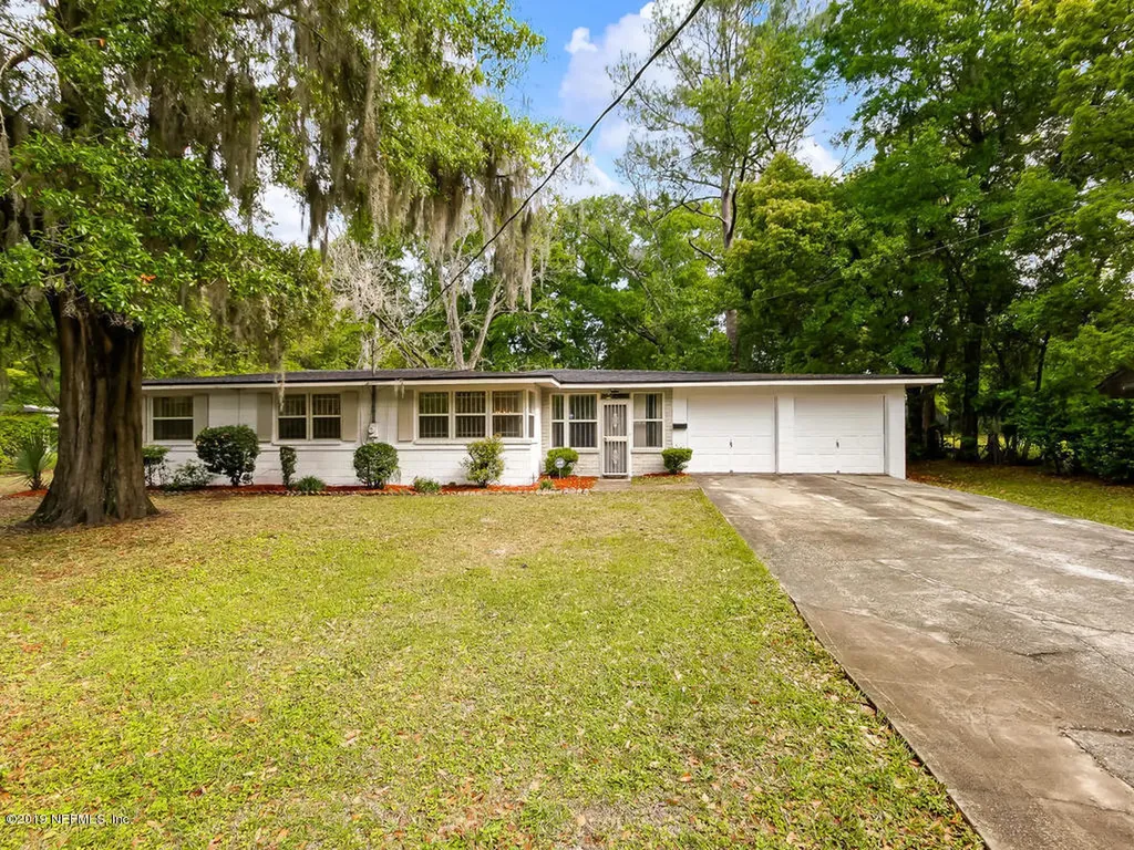 3435 Hickorynut Street Jacksonville FL 32208