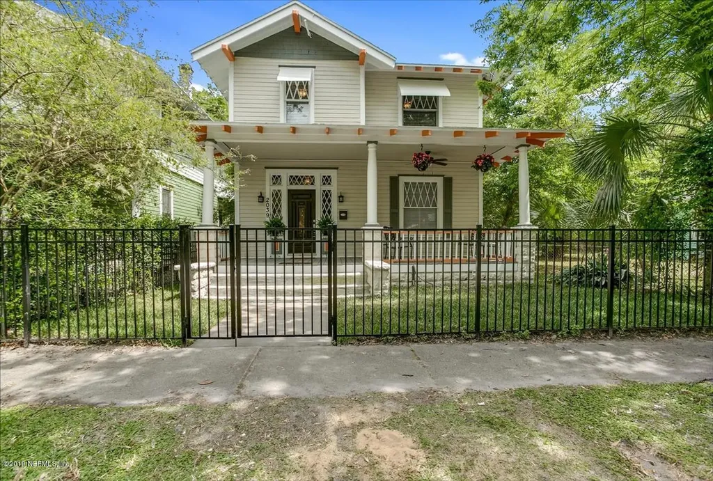 2039 Redwing Street Jacksonville FL 32206