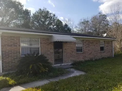 7452 John F Kennedy Drive W Jacksonville FL 32219