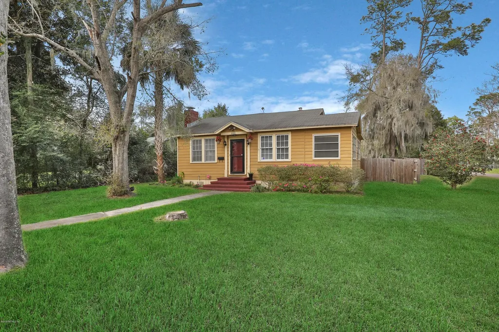 2261 Lake Shore Boulevard Jacksonville FL 32210