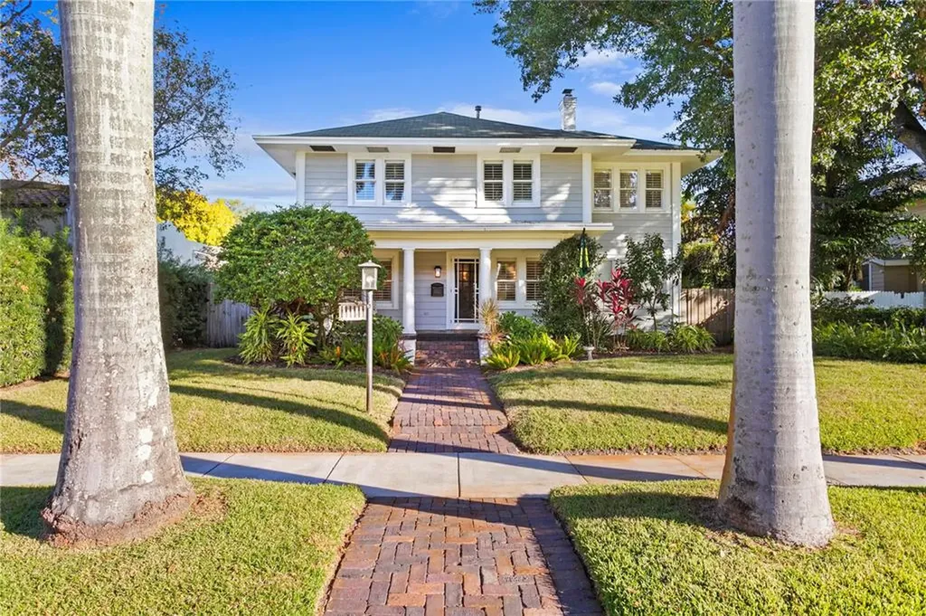 425 20th Avenue NE St Petersburg FL 33704