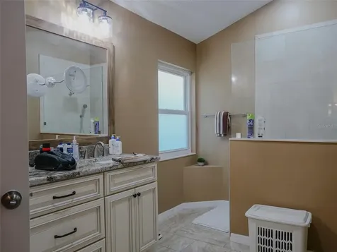 6806 Mirror Lake Avenue Tampa FL 33634