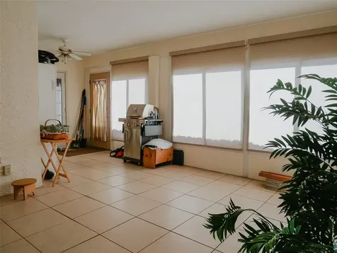 6806 Mirror Lake Avenue Tampa FL 33634