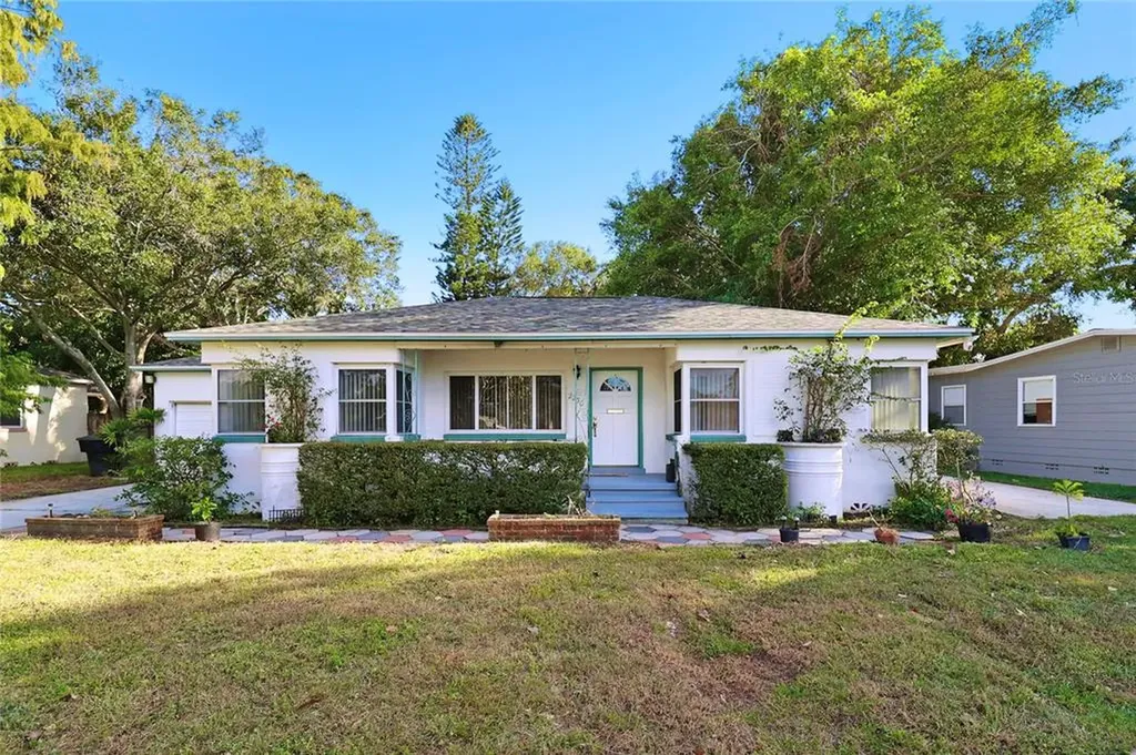 2230 Catalonia Way S St Petersburg FL 33712
