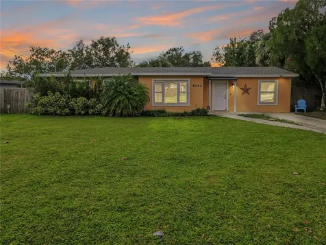 5742 Camellia Drive Orlando FL 32807