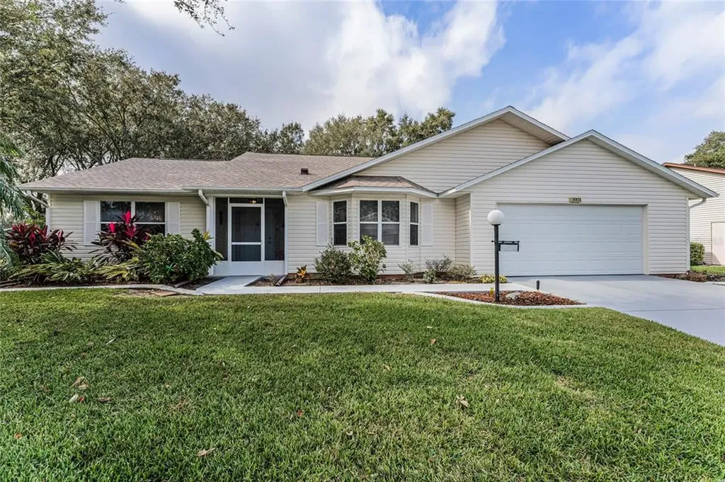 26925 Becker Court Leesburg FL 34748