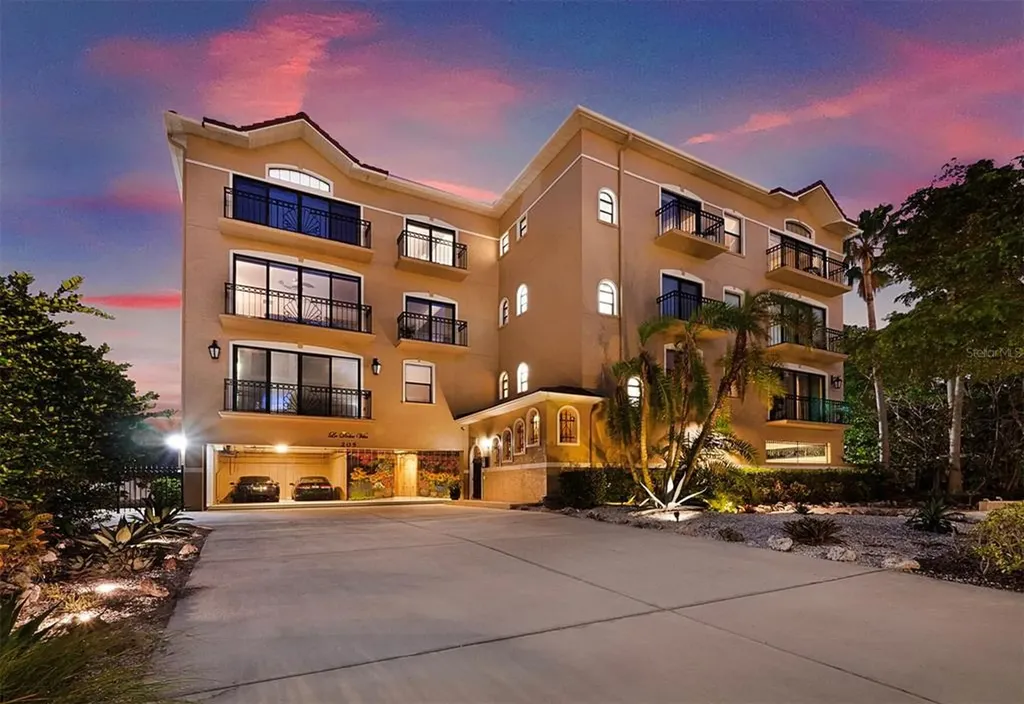 205 Golden Gate Point Sarasota FL 34236