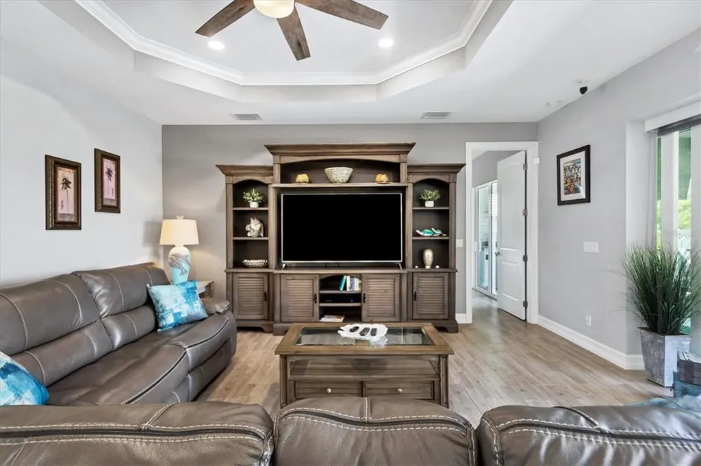 7403 Snow Drive Englewood FL 34224