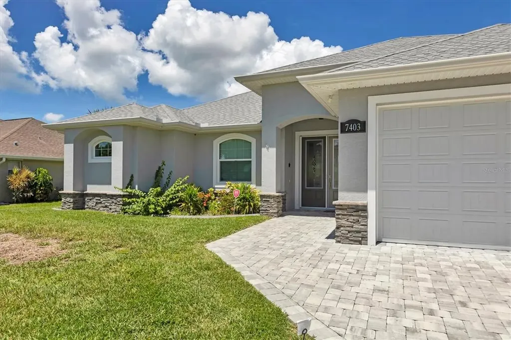 7403 Snow Drive Englewood FL 34224