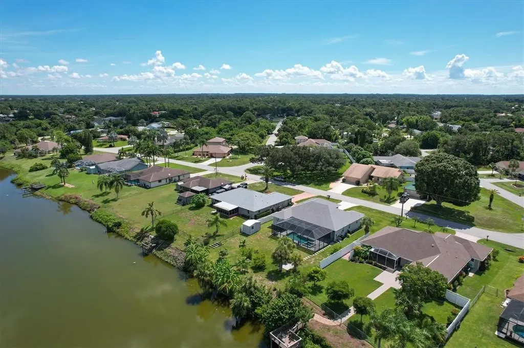 7403 Snow Drive Englewood FL 34224
