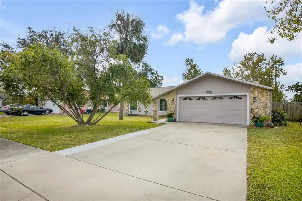 712 Pine Forest Trail E Port Orange FL 32127