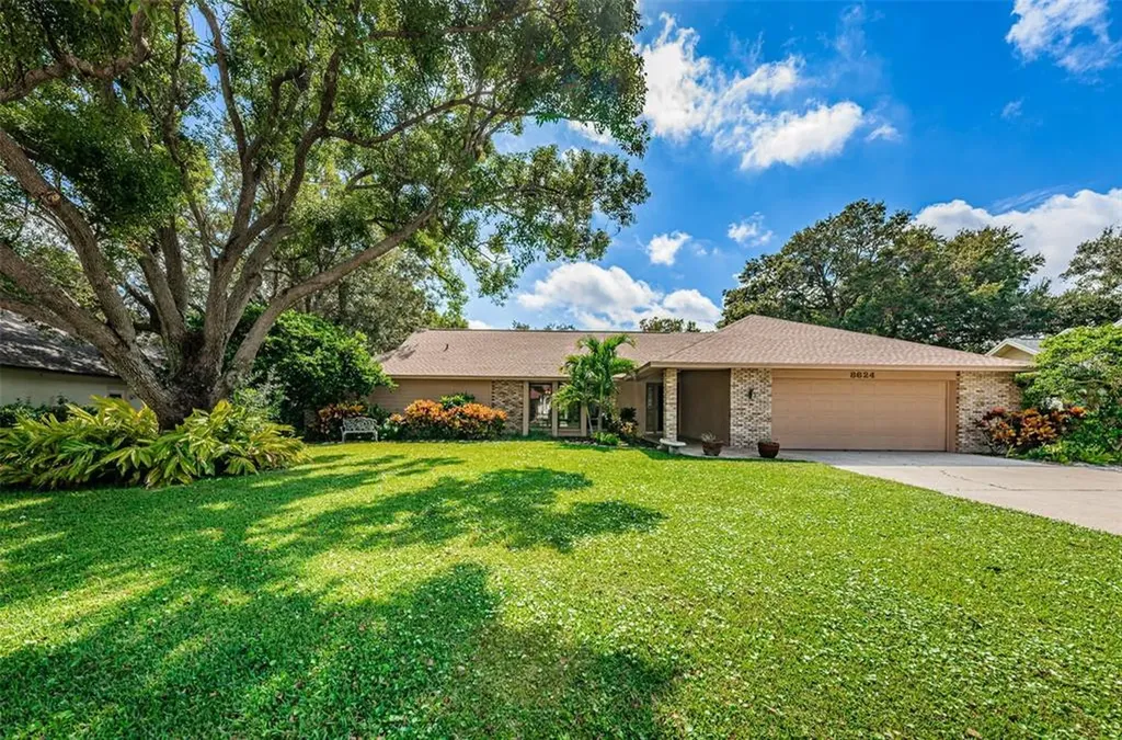 8624 Longwood Drive Seminole FL 33777