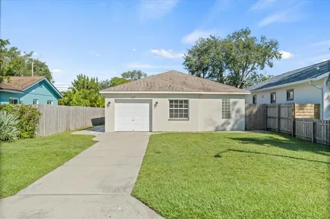 527 45th Avenue N St Petersburg FL 33703