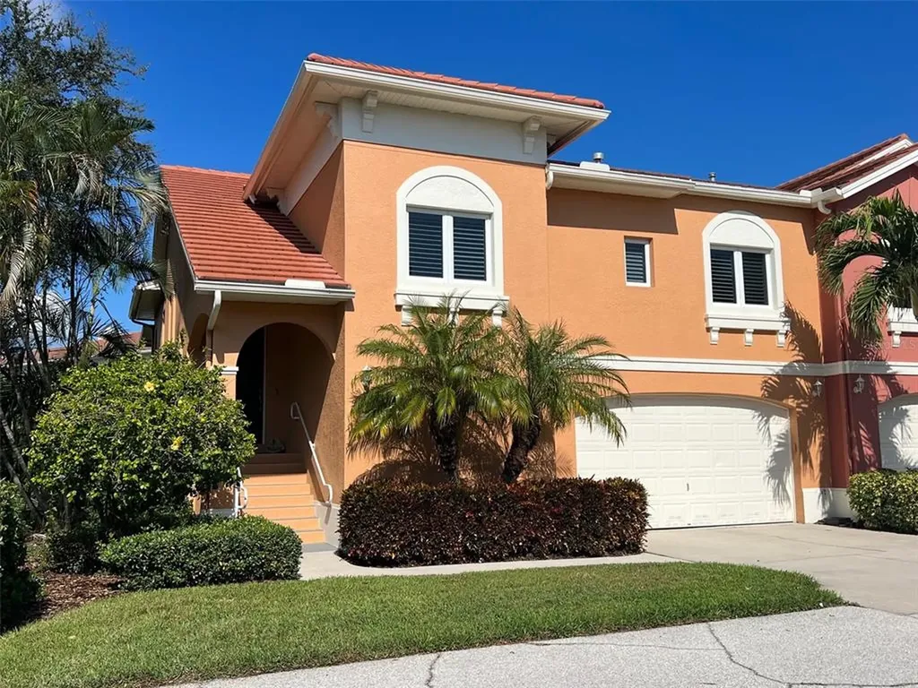 8 Lincoln Avenue S St Petersburg FL 33711