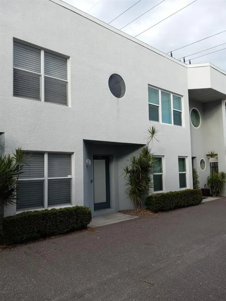 35 16th Street S St Petersburg FL 33705
