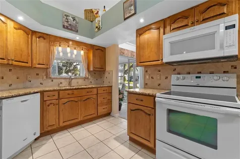 26714 Racquet Circle Leesburg FL 34748
