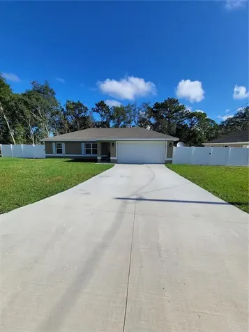 13 Malauka Radial Circle Ocklawaha FL 32179