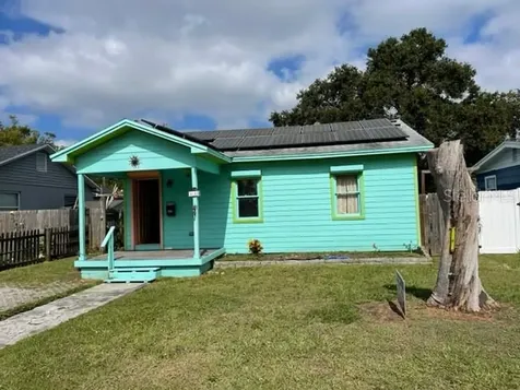 4145 10th Avenue N St Petersburg FL 33713