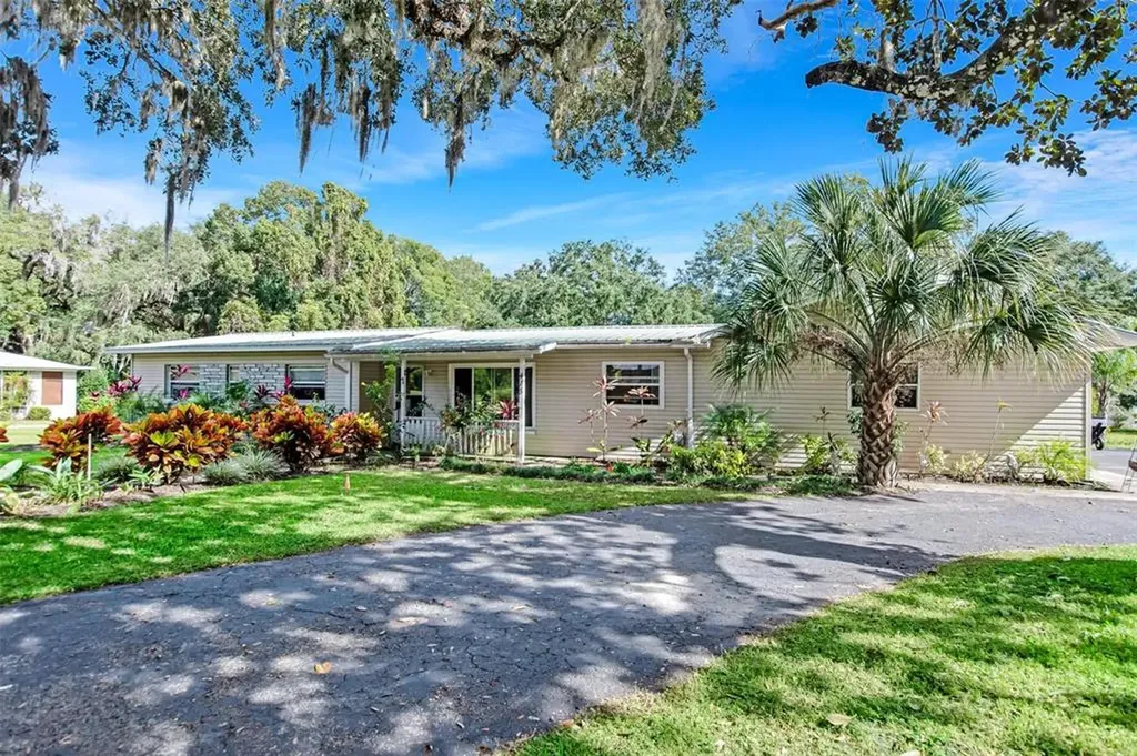 415 S Prospect Street Crescent City FL 32112