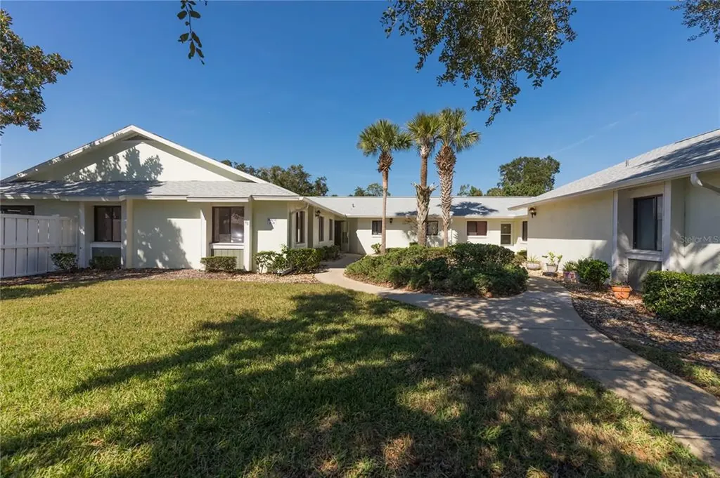 47 Lake Forest Place Palm Coast FL 32137