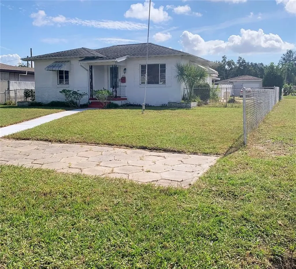 5456 3rd Avenue N St Petersburg FL 33710
