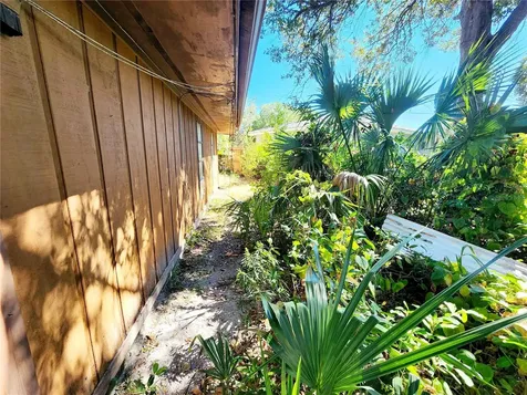 1134 Meadowlawn Drive N St Petersburg FL 33702
