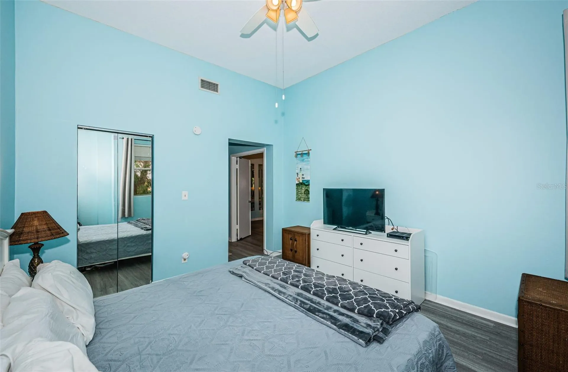 6077 Bahia Del Mar Boulevard St Petersburg FL 33715