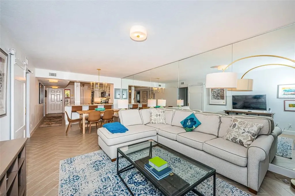 5901 Bahia Del Mar Circle St Petersburg FL 33715