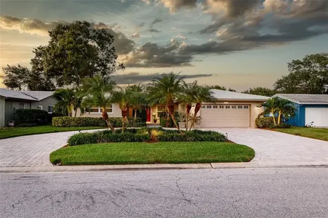 101 98th Avenue N St Petersburg FL 33702
