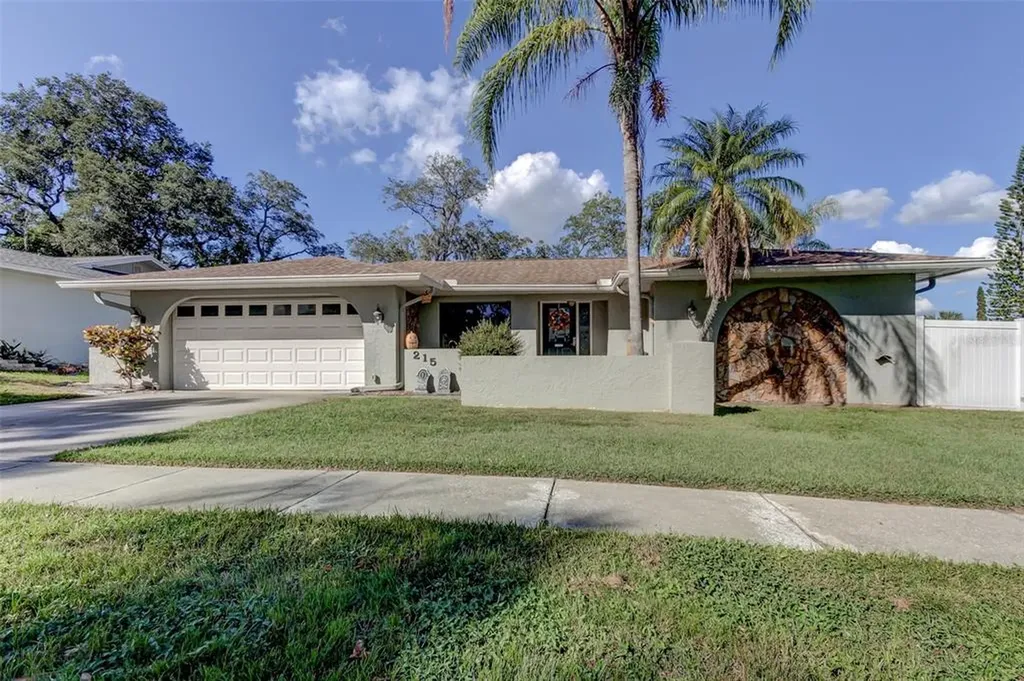 215 Meadowcross Drive Safety Harbor FL 34695